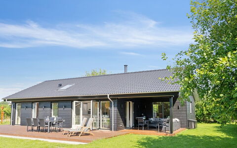 Hasten - 600M from the Sea: Tag, Hus, Hjem, Sommerhus, Sidespor, Estate, Indkørsel, Garden Bygninger, Gård, Skur