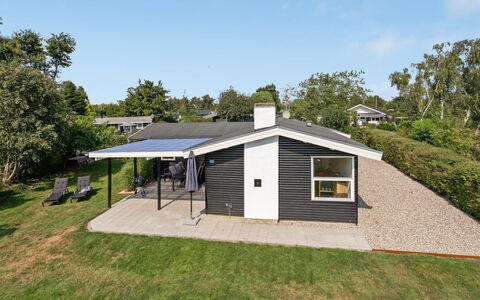 Westman - 200M from the Sea: Busk, Urban Design, Bunddække, Mursten, Lejlighed, Estate, Murværk, Altan, Landscaping