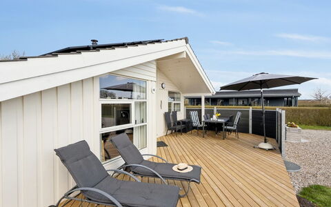 Tjakko - 900M from the Sea: Tag, Land Lot, Sommerhus, Hjem, Landdistrikt, Skur, Sidespor, Garden Bygninger, Bjælkehytte, Hytte