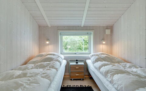 Gustava - 700M from the Sea: Træ, Soveværelse, Sengetøj, Seng, Sengetøj, Loft, Bed Frame, Værelse, Hårdttræ, Planke