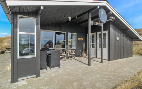 Vika - 600M from the Sea: Gulvbelægning, Etage, Loft, Indretning, Countertop, Køkken, Cabinetry, Værelse, Større Bandage, Lysarmatur