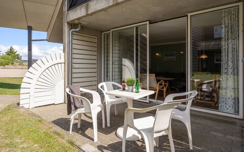 Ama - 100M from the Sea: Tag, Hus, Land Lot, Hjem, Sommerhus, Estate, Garden Bygninger, Skygge, Bjælkehytte, Landscaping