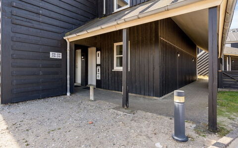 Ama - 100M from the Sea: Tag, Hus, Land Lot, Hjem, Sommerhus, Estate, Garden Bygninger, Skygge, Bjælkehytte, Landscaping