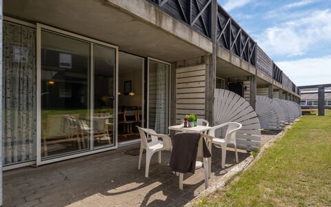 Ama - 100M from the Sea: Tag, Hus, Land Lot, Hjem, Sommerhus, Estate, Garden Bygninger, Skygge, Bjælkehytte, Landscaping