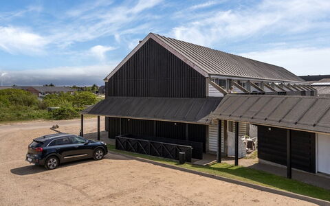 Ama - 100M from the Sea: Tag, Hus, Land Lot, Hjem, Sommerhus, Estate, Garden Bygninger, Skygge, Bjælkehytte, Landscaping