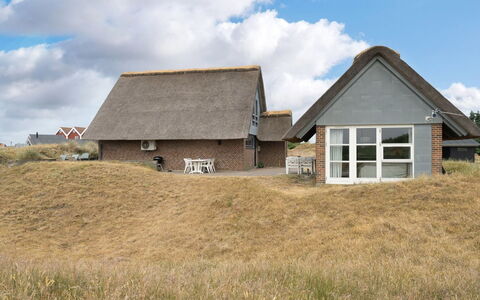 Anselmi - 450M from the Sea: Træ, Sommerhus, Hårdttræ, Planke, Bejdse, Garden Bygninger, Design, Gård, Bjælkehytte, Backyard