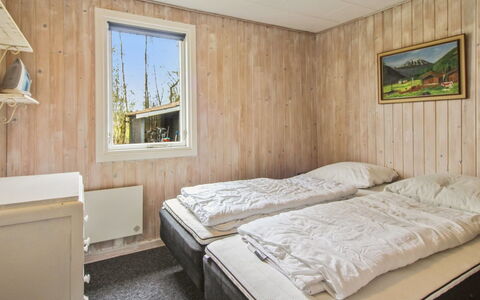 Nielsine - 1.5Km from the Sea: Soveværelse, Seng, Træ, Sengetøj, Sengetøj, Etage, Gulvbelægning, Indretning, Bed Frame, Loft