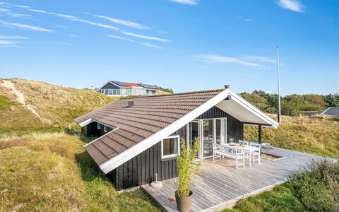 Edvardine - 400M from the Sea: Busk, Urban Design, Bunddække, Mursten, Lejlighed, Estate, Murværk, Altan, Landscaping