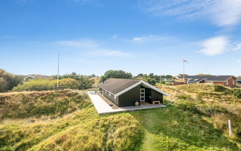 Edvardine - 400M from the Sea: Busk, Urban Design, Bunddække, Mursten, Lejlighed, Estate, Murværk, Altan, Landscaping
