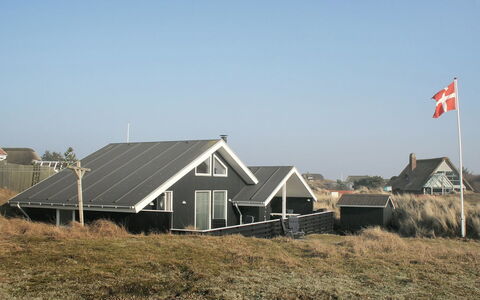 Aska - 400M from the Sea: Tag, Hus, Hjem, Sommerhus, Sidespor, Estate, Stuehus, Indkørsel, Solenergi
