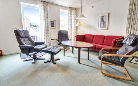 Telli - 1Km from the Sea: Bygning, Hus, Vindue, Hjem, Tag, Boligområde, Busk, Sommerhus, Land Lot