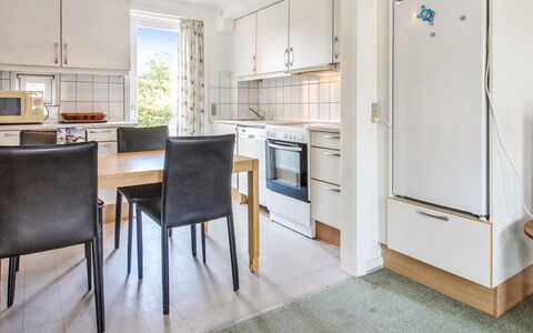 Telli - 1Km from the Sea: Bygning, Hus, Vindue, Hjem, Tag, Boligområde, Busk, Sommerhus, Land Lot