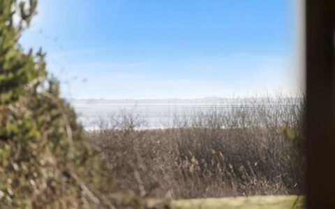 Solvey - 2Km from the Sea: Møbel, Udendørs Møbler, Bordservice, Bord, Drinkware, Stol, Udendørs Bord, Mad, Flaske