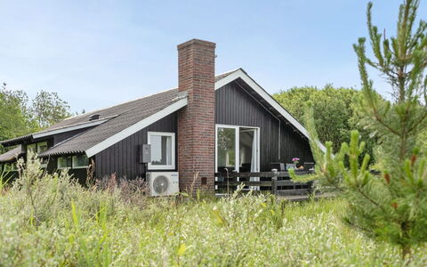 Doria - 2Km from the Sea: Hus, Hjem, Tag, Boligområde, Sommerhus, Estate, Stuehus, Lawn, Landscaping, Sidespor
