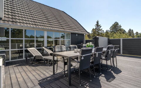 Madalena - 2.8Km from the Sea: Møbel, Indretning, Stol, Gulvbelægning, Bord, Udvej, Etage, Loft, Værelse, Eco Hotel