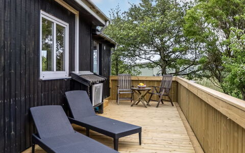 Ulrich - 500M from the Sea: Sommerhus, Hjem, Hus, Tag, Veranda, Estate, Sidespor, Garden Bygninger, Stuehus, Gård