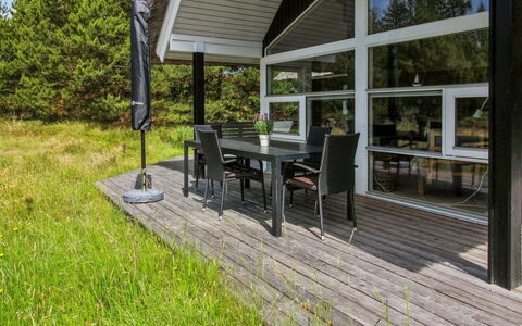 Karri - 1.1Km from the Sea: Træ, Sommerhus, Veranda, Hjem, Hårdttræ, Planke, Skygge, Sidespor, Garden Bygninger, Estate