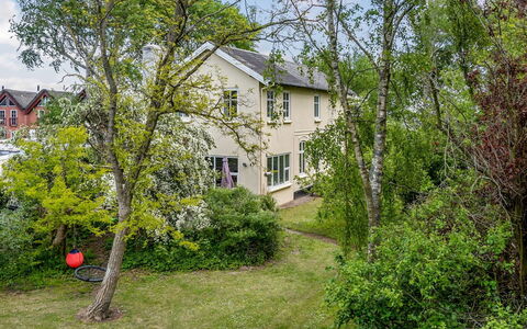 Styrkar - 4Km from the Sea: Tag, Hus, Land Lot, Hjem, Sommerhus, Estate, Garden Bygninger, Skygge, Bjælkehytte, Landscaping