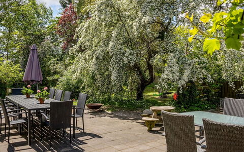 Styrkar - 4Km from the Sea: Tag, Hus, Land Lot, Hjem, Sommerhus, Estate, Garden Bygninger, Skygge, Bjælkehytte, Landscaping
