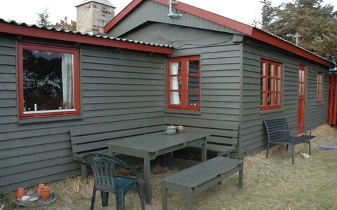 Annita - 300M from the Sea: Tag, Hus, Hjem, Sommerhus, Sidespor, Estate, Indkørsel, Garden Bygninger, Gård, Skur