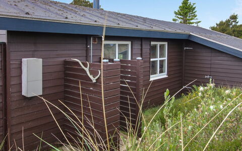 Asina - 400M from the Sea: Sommerhus, Skur, Hytte, Stuehus, Prærie, Hytte, Lade, Bjælkehytte, Garden Bygninger