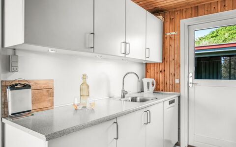 Steni - 250M from the Sea: Køkken, Træ, Countertop, Køkken Apparat, Sanitærarmatur, Større Bandage, Køkkenvask, Tap, Håndvask, Indretning