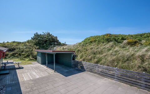Steni - 250M from the Sea: Hældning, Skygge, Walkway, Planke, Indkørsel, Garden Bygninger, Skur