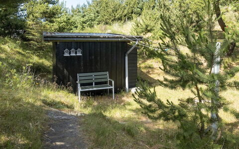 Erikke - 300M from the Sea: Hus, Hjem, Tag, Boligområde, Sommerhus, Estate, Stuehus, Lawn, Landscaping, Sidespor