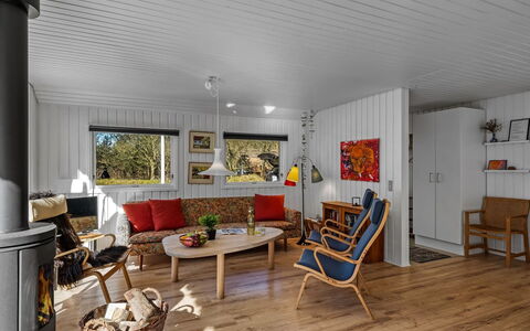 Tove - 1.5Km from the Sea: Træ, Indretning, Loft, Gulvbelægning, Møbel, Etage, Stue, Hjem, Trægulve, Værelse