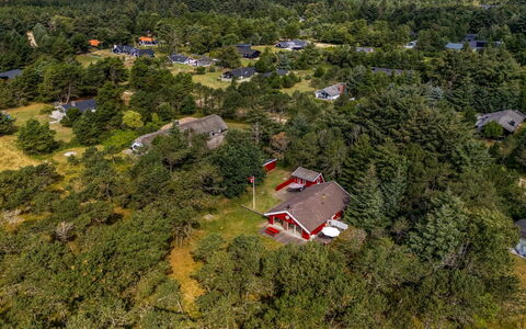 Tove - 1.5Km from the Sea: Fugleperspektiv, Landskab, Hus, Boligområde, Luftfotografering, Land Lot, Landdistrikt, Hjem, Menneskelig Bosættelse, Estate