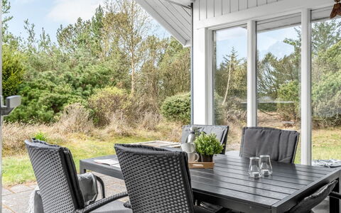 Dines - 1Km from the Sea: Sommerhus, Hjem, Hus, Tag, Veranda, Estate, Sidespor, Garden Bygninger, Stuehus, Gård