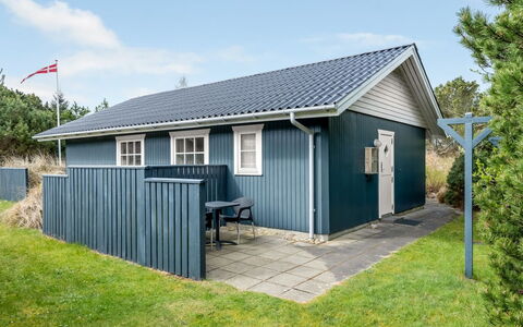 Dines - 1Km from the Sea: Sommerhus, Hjem, Hus, Tag, Veranda, Estate, Sidespor, Garden Bygninger, Stuehus, Gård