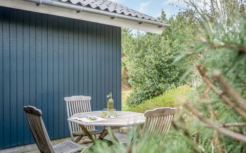 Dines - 1Km from the Sea: Sommerhus, Hjem, Hus, Tag, Veranda, Estate, Sidespor, Garden Bygninger, Stuehus, Gård