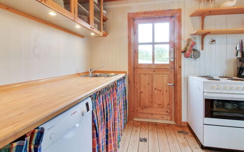 Jon - 400M from the Sea: Tag, Land Lot, Sommerhus, Hjem, Landdistrikt, Skur, Sidespor, Garden Bygninger, Bjælkehytte, Hytte
