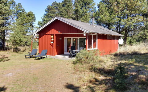 Aulikki - 900M from the Sea: Græs, Hus, Tag, Hjem, Sommerhus, Busk, Land Lot, Landdistrikt, Stuehus, Bunddække