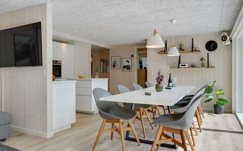 Arnetta - 1.5Km from the Sea: Plantesamfund, Sollys, Urteagtig Plante, Have, Plantation, Landbrug, Farm