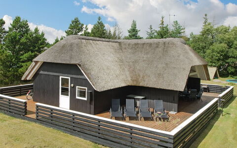 Patrik - 1.4Km from the Sea: Tag, Sommerhus, Sidespor, Hårdttræ, Naturmateriale, Tækning, Planke, Bjælkehytte, Dæk