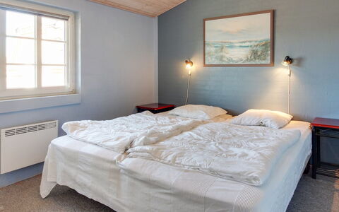 Karlina - 100M from the Sea: Soveværelse, Seng, Sengetøj, Sengetøj, Loft, Indretning, Bed Frame, Etage, Sengetøj, Værelse