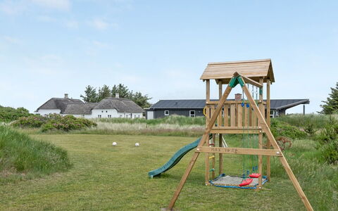 Saxe - from the Sea: Himmel, Land Lot, Almindeligt, Eng, Lawn, Stuehus, Parkere, Backyard
