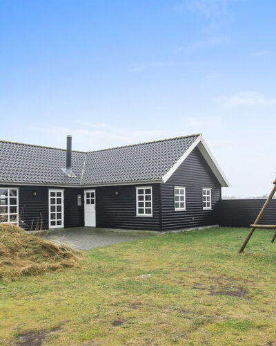 Suvi - 900M from the Sea