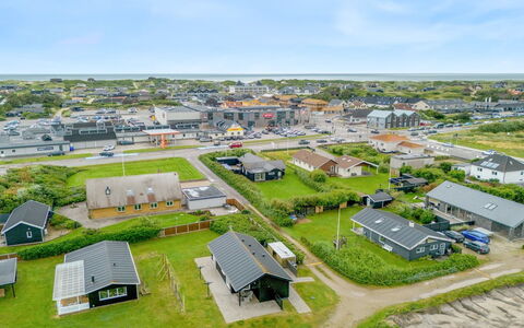 Mara - from the Sea: Boligområde, Landskab, Fugleperspektiv, Land Lot, Urban Design, Luftfotografering, Forstad, Landsby, Arkivbilleder