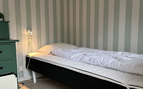 Sanni - 1.6Km from the Sea: Soveværelse, Indretning, Møbel, Etage, Sengetøj, Sengetøj, Sengetøj, Seng, Bed Frame, Pude