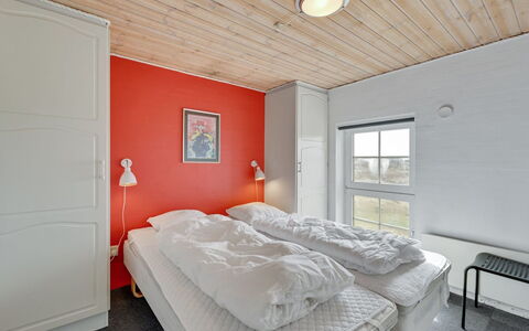 Hinrich - 300M from the Sea: Soveværelse, Seng, Bed Frame, Loft, Sengetøj, Sengetøj, Maling, Dagslys, Madras, Pude