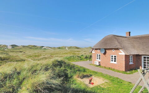 Skuli - 200M from the Sea: Sommerhus, Skur, Hytte, Stuehus, Prærie, Hytte, Lade, Bjælkehytte, Garden Bygninger
