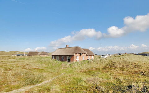 Skuli - 200M from the Sea: Sommerhus, Skur, Hytte, Stuehus, Prærie, Hytte, Lade, Bjælkehytte, Garden Bygninger