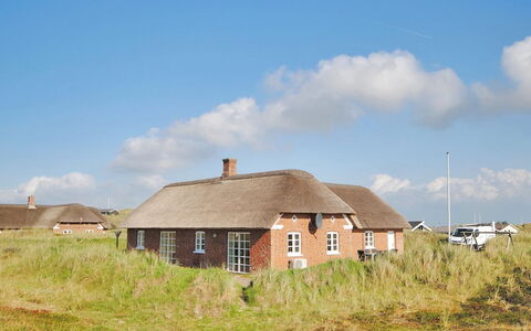 Skuli - 200M from the Sea: Sommerhus, Skur, Hytte, Stuehus, Prærie, Hytte, Lade, Bjælkehytte, Garden Bygninger