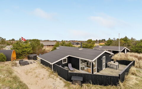 Julan - 600M from the Sea: Sommerhus, Skur, Hytte, Stuehus, Prærie, Hytte, Lade, Bjælkehytte, Garden Bygninger