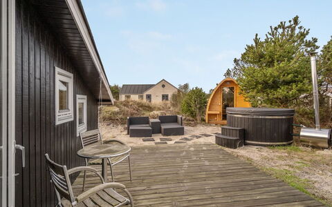 Julan - 600M from the Sea: Sommerhus, Skur, Hytte, Stuehus, Prærie, Hytte, Lade, Bjælkehytte, Garden Bygninger