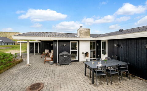 Assa - from the Sea: Tag, Land Lot, Sommerhus, Hjem, Landdistrikt, Skur, Sidespor, Garden Bygninger, Bjælkehytte, Hytte