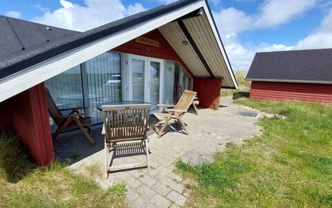Beneta - 300M from the Sea: Tag, Land Lot, Sommerhus, Hjem, Landdistrikt, Skur, Sidespor, Garden Bygninger, Bjælkehytte, Hytte